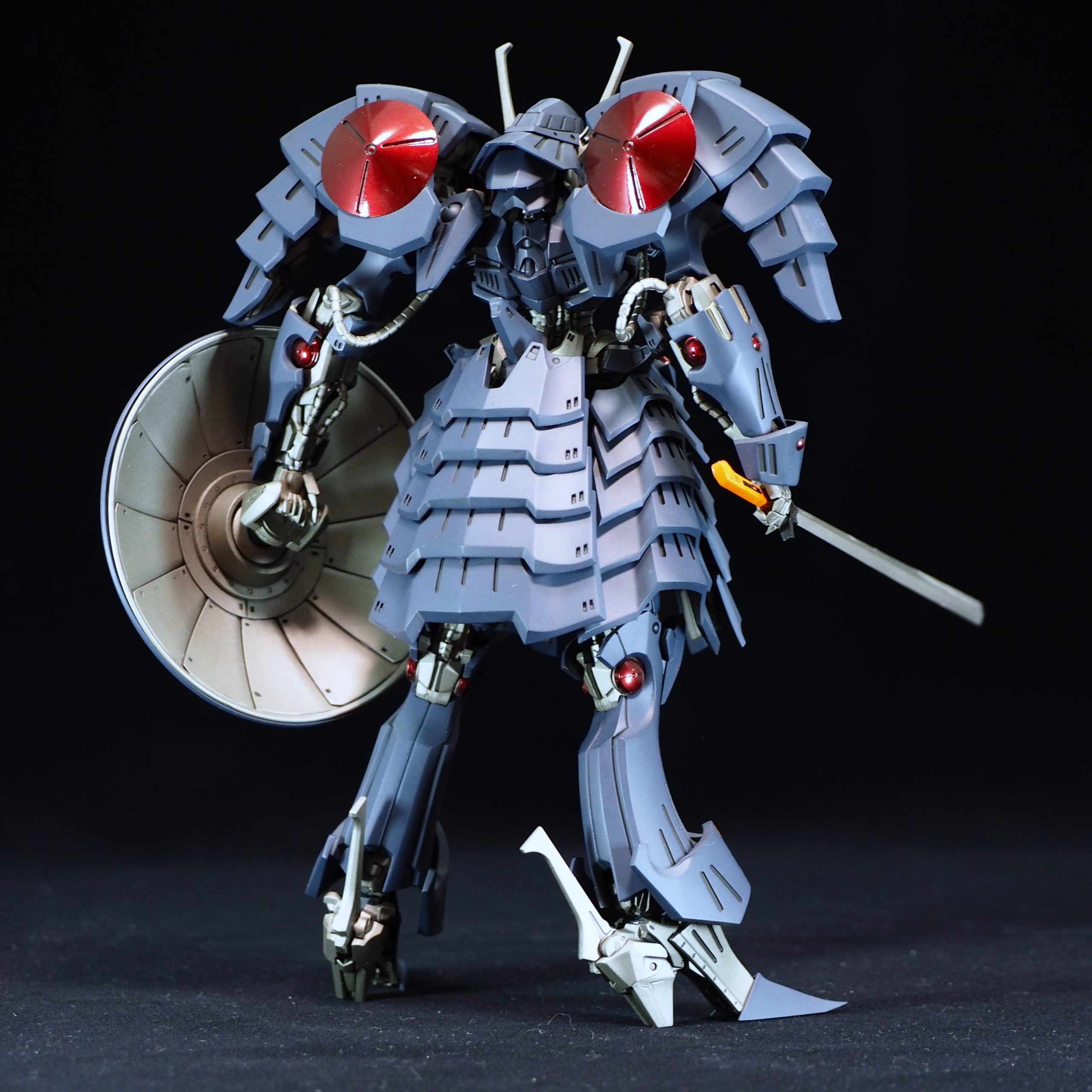 1/144 バッシュ 全塗装 完成品 FSS 黒騎士 ファイブスター物語 IMS